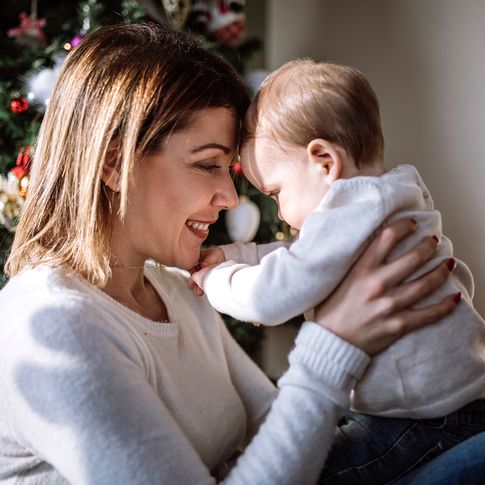 Santa, Baby! 8 Tipps für das erste Weihnachten mit Baby