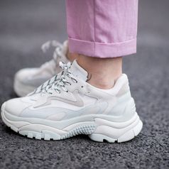 Cómo combinar las zapatillas blancas