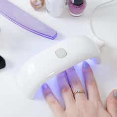 Manicura semipermanente en casa paso a paso
