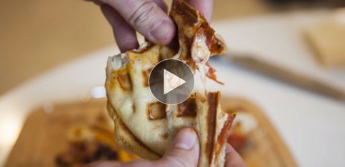 ¡Un gran invento: el GOFRE-PIZZA!