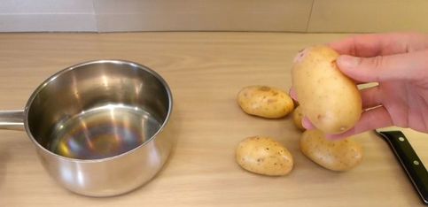 Truco: ¡cómo pelar patatas más rápido!
