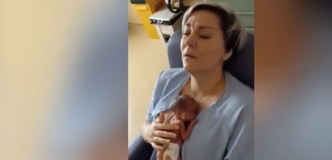 ¡Mira la reacción de esta madre cuando ve a su bebé por primera vez!