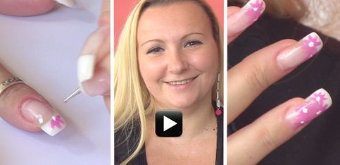 Video/ La nail art perfetta per la primavera? I fiorellini colorati