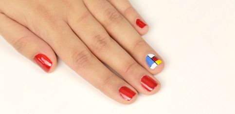 ¡Un cuadro de Mondrian en tus uñas! La manicura más arty