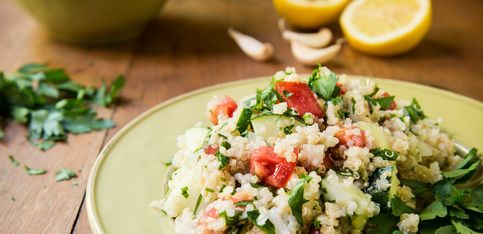 Quinoa - unser unangefochtenes Superfood schmeckt selbst mit wenigen Zutaten als Salat richtig gut!