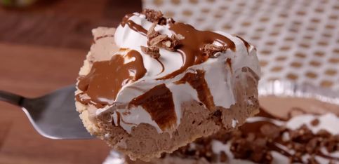 Bomba de chocolate: ¡pastel de Nutella y Ferrero Rocher!