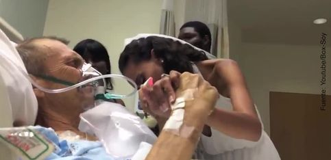 Esta pareja se casa en el hospital antes de que el padre de la novia fallezca