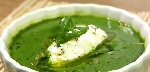 ¡No te pierdas esta original receta de sopa de rúcula con queso de cabra!