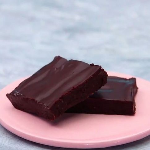 Esses brownies são deliciosos e não precisam ir ao forno