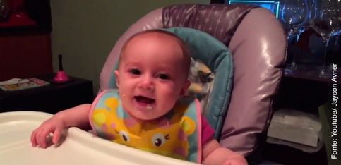 Essa bebê vai deixar você rindo por muito tempo
