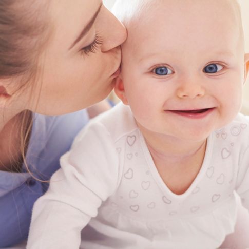Die Entwicklung von Babys: Was kann mein Kind mit 5 Monaten?