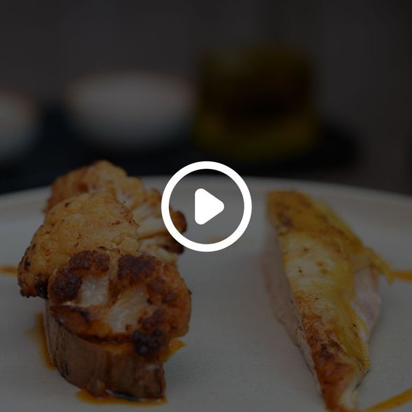 Recette vidéo : Poulet rôti, chou fleur grillé et patate douce