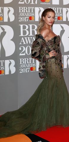 Brit Awards 2017: los looks que triunfaron en la alfombra roja