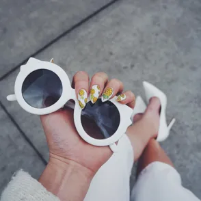 50 nail arts con piñas que no te querrás quitar en todo el verano