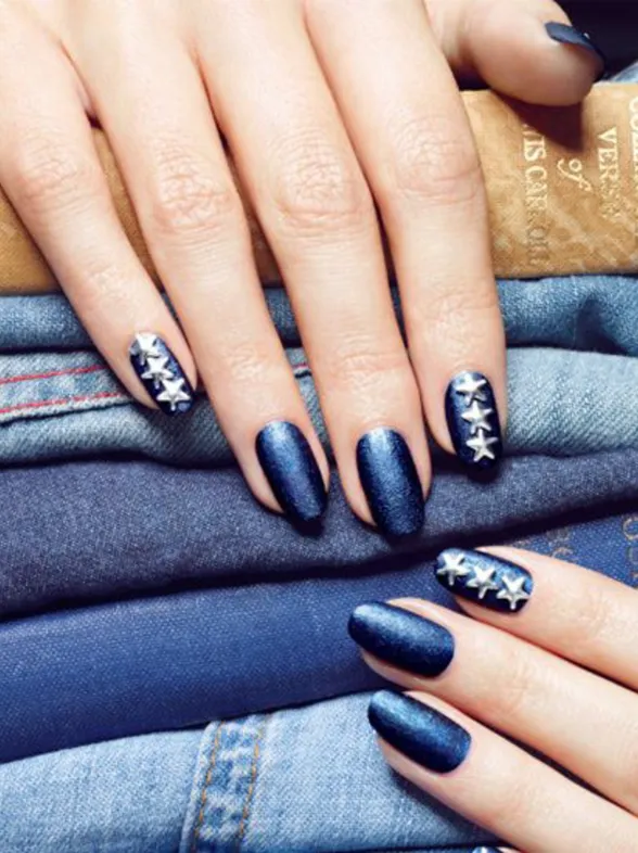 Denim nails: la tendencia vaquera llega a las uñas