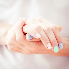Guía para ser una experta en manicura: trucos, cuidados y diseños increíbles