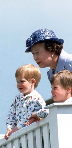 Isabel II: las imágenes más entrañables con sus nietos y bisnietos