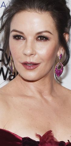 Catherine Zeta-Jones cumple 50: repasamos su evolución facial a través de los años