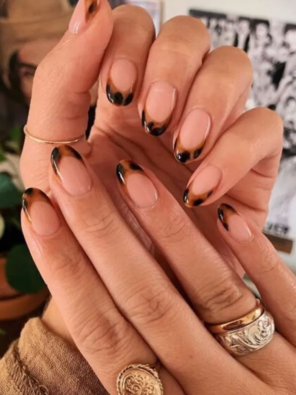 ¿Tienes pendiente una manicura? Inspírate con estos diseños de uñas decoradas y nail art