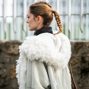Los peinados con trenzas pueden ser muy (muy) rockeros