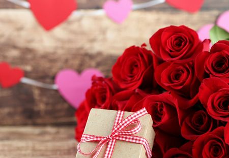 Cosa regalare a San Valentino: idee regalo originali per lei