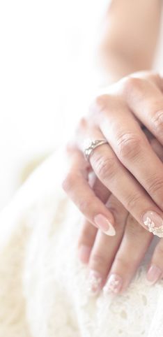 Unghie da sposa: nail art e french per una perfetta manicure per il matrimonio