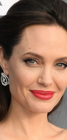 Gli outfit più belli di Angelina Jolie
