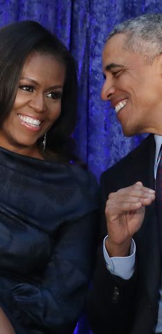Buon anniversario Michelle e Barack Obama! Gli scatti più romantici della coppia