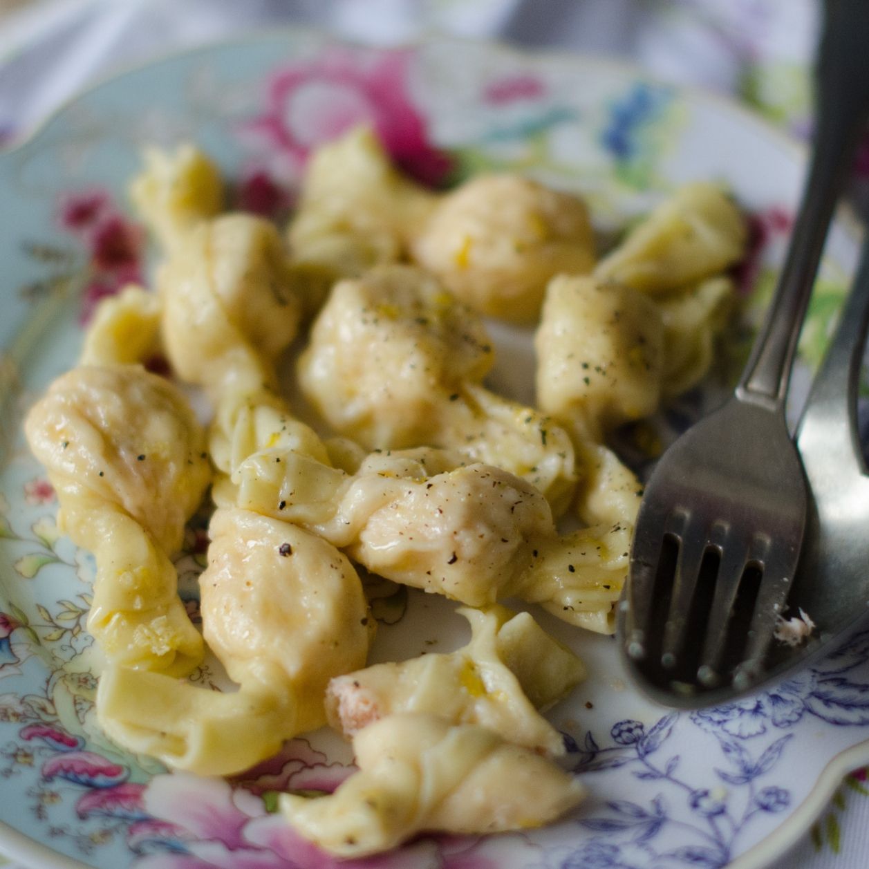 Ravioli di salmone con pasta fresca e ricotta