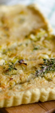 Torta salata vegana: la ricetta con porro e farina di ceci!