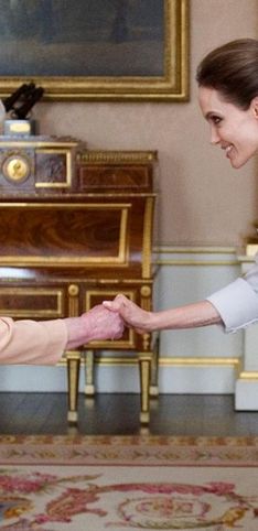 Incontri reali: i look delle star quando hanno incontrato la regina Elisabetta II