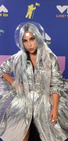 I look più stravaganti degli MTV VMA 2020: il primo evento musicale post lockdown