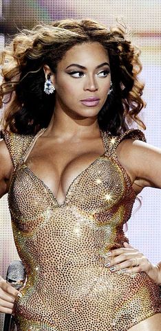 L'evoluzione fashion di Beyoncé: da icona degli anni Novanta a diva internazionale