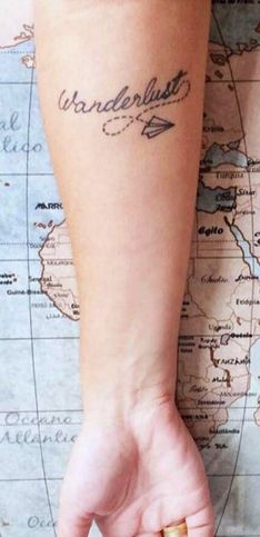 Wanderlust & Fernweh: Diese kleinen Travel-Tattoos machen Lust aufs Reisen
