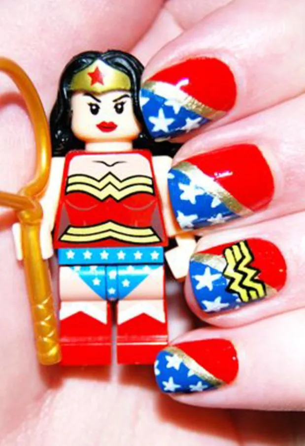 Mulher Maravilha: das telinhas para as unhas