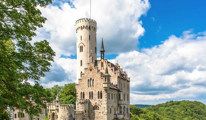 50 of the most beautiful castles in the world