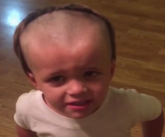Video Cet Enfant S Est Rase Les Cheveux Avec La Tondeuse De Son Papa