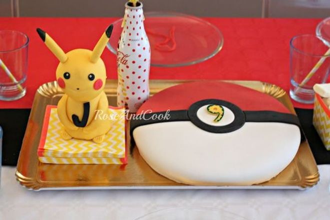 Un Gateau D Anniversaire Pokeball