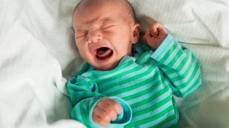 Que Faire Quand Mon Bebe Crie La Nuit Le Pediatre Des Maternelles Repond