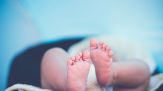 Etats Unis Un Bebe Est Ne Avec Des Cheveux Blancs