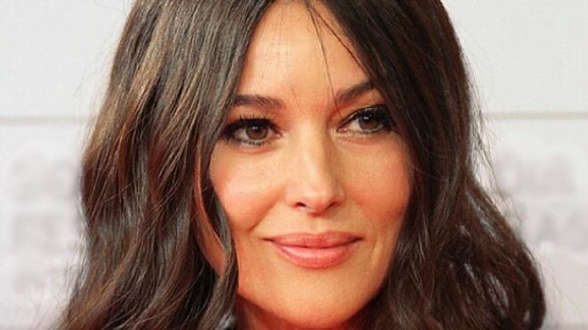 Il Y A Toujours Des Gens Pour Me Rappeler Que Mon Fils Est Un Enfant De Vieux Devenue Maman A 45 Ans Elle Raconte