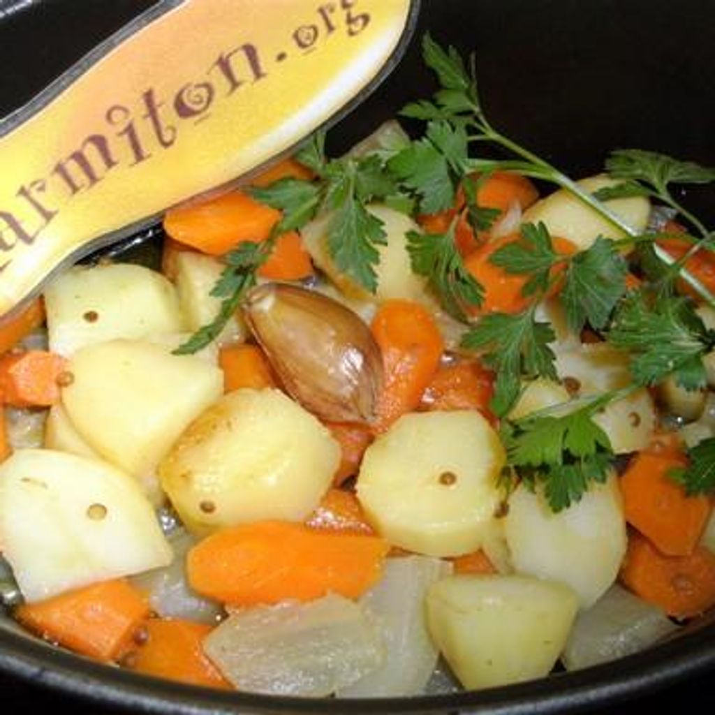 Poulet au four avec carottes et pommes de terre - Recette