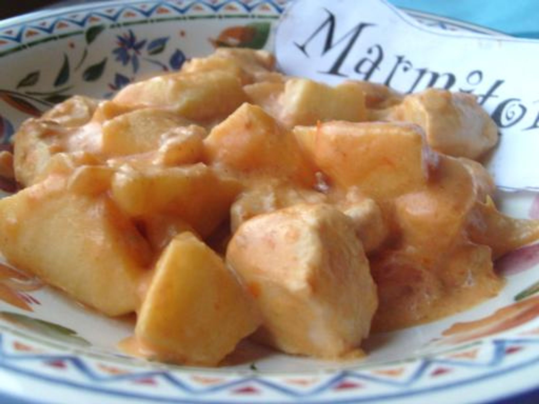 Poulet au curry et tomates Recette de Poulet au curry et tomates Marmiton