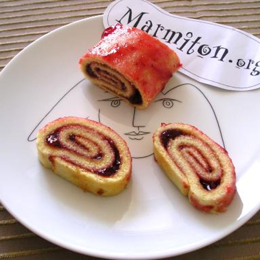 Gateau Roule A La Confiture Recette De Gateau Roule A La Confiture