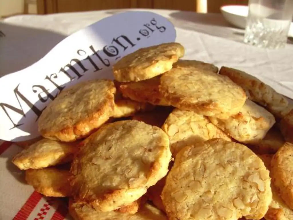 petits biscuits aux noix pour le thé