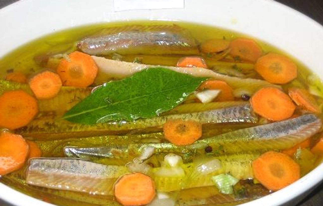 Harengs fumés marinés façon brasserie : Recette de Harengs fumés