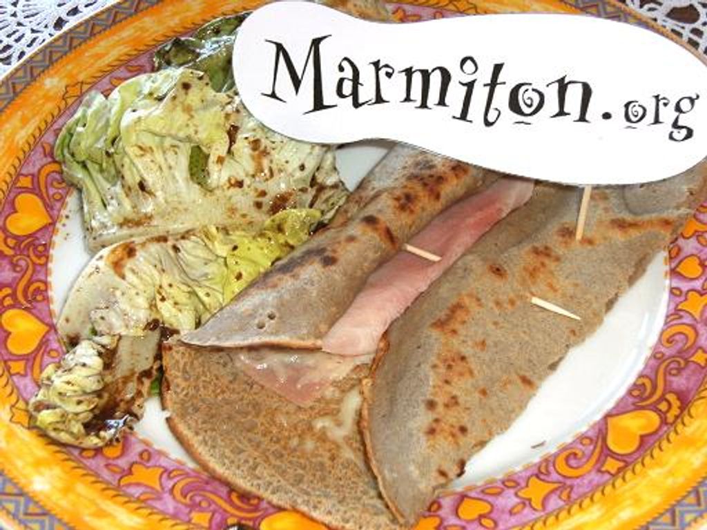 Crêpes au Sarrasin farcies à l'oeuf, fromage et jambon : Recette de ...