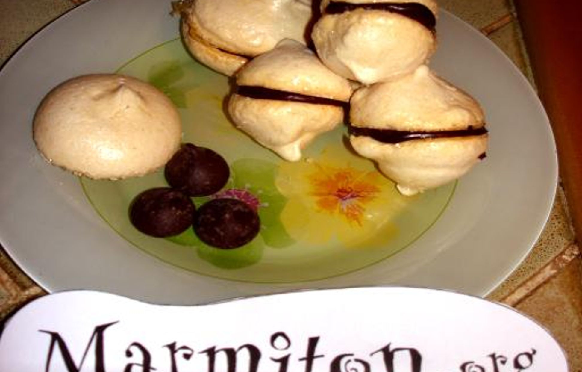 Meringue surprise au chocolat Recette de Meringue surprise au