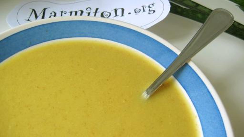 Soupe au pain et à l’ail pour les fins de mois difficiles