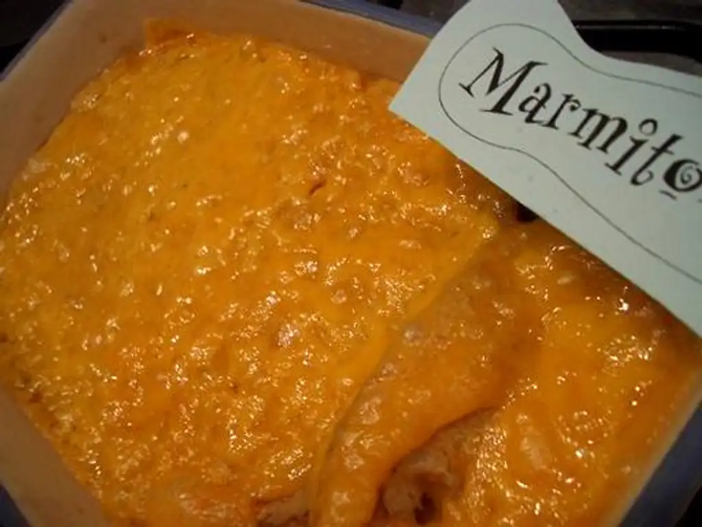 welsh rarebit (toast anglais gratiné à la bière et cheddar)